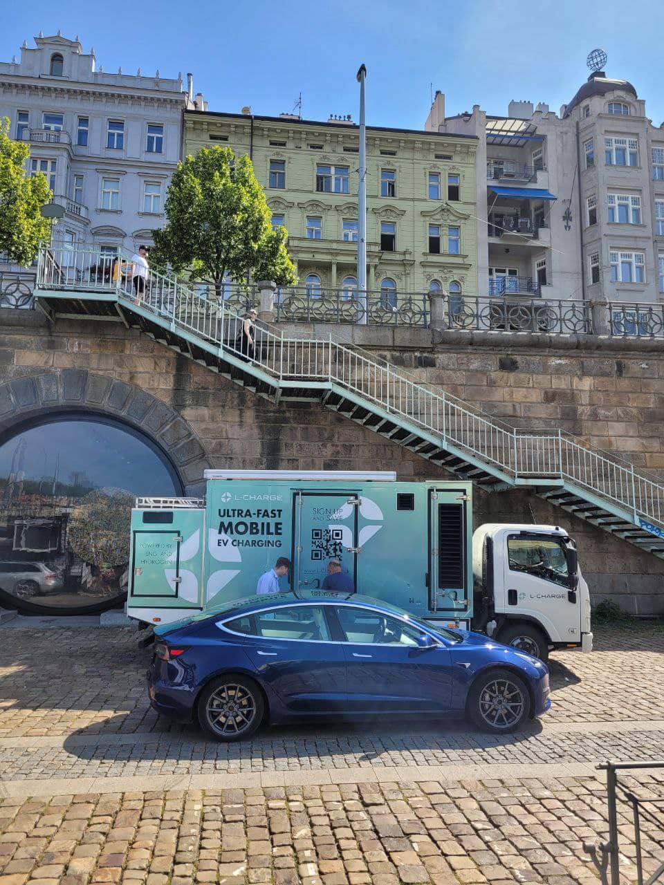 l-charge-mobiler-ladedeinst-fuer-eautos