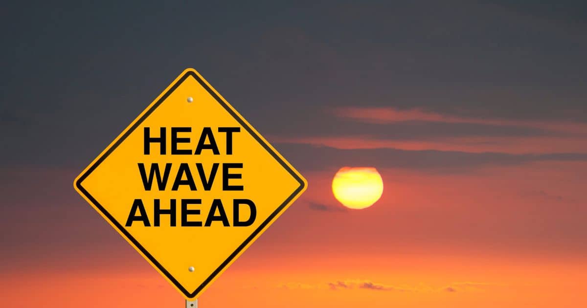 Heatwaves in smart cities